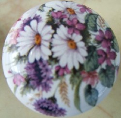 <b>Cabinet Knob Daisy Bouquet</b>